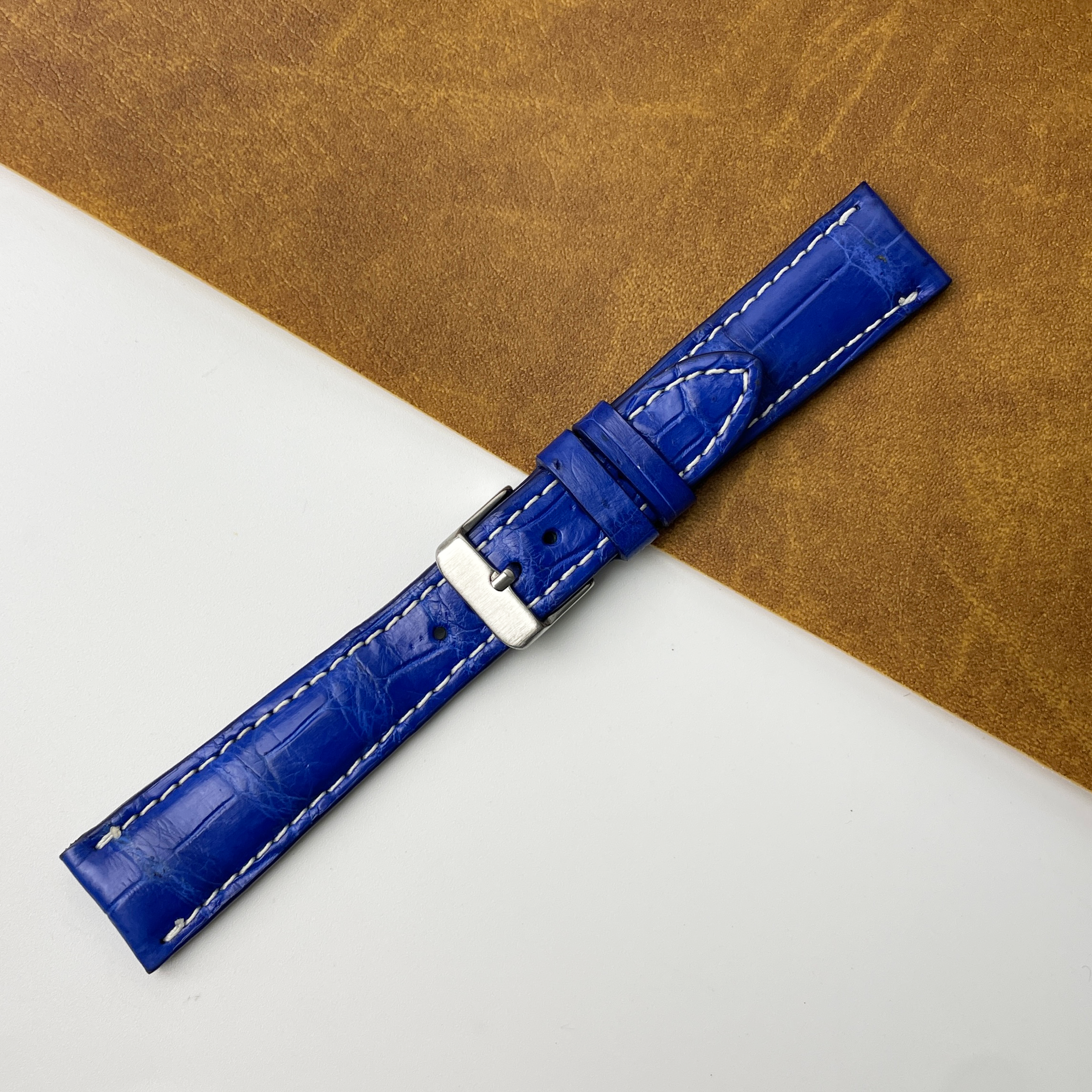 Unique White Hand-stitching Blue Alligator Leather Watch Band For Men