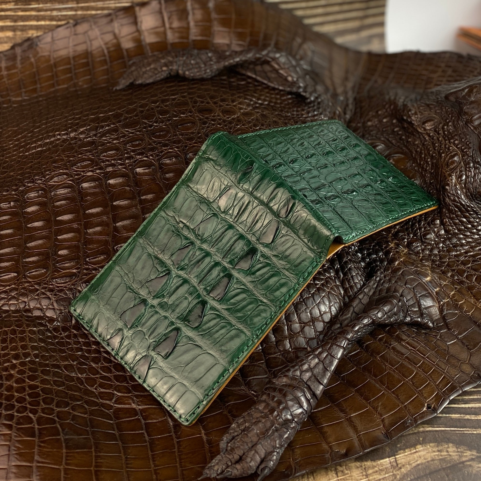 Green Alligator Tail Leather Bifold Wallet For Men